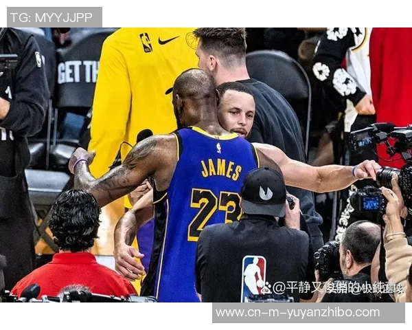 湖人勇士激战回顾球场上的荣耀与拼搏精神交织的精彩瞬间